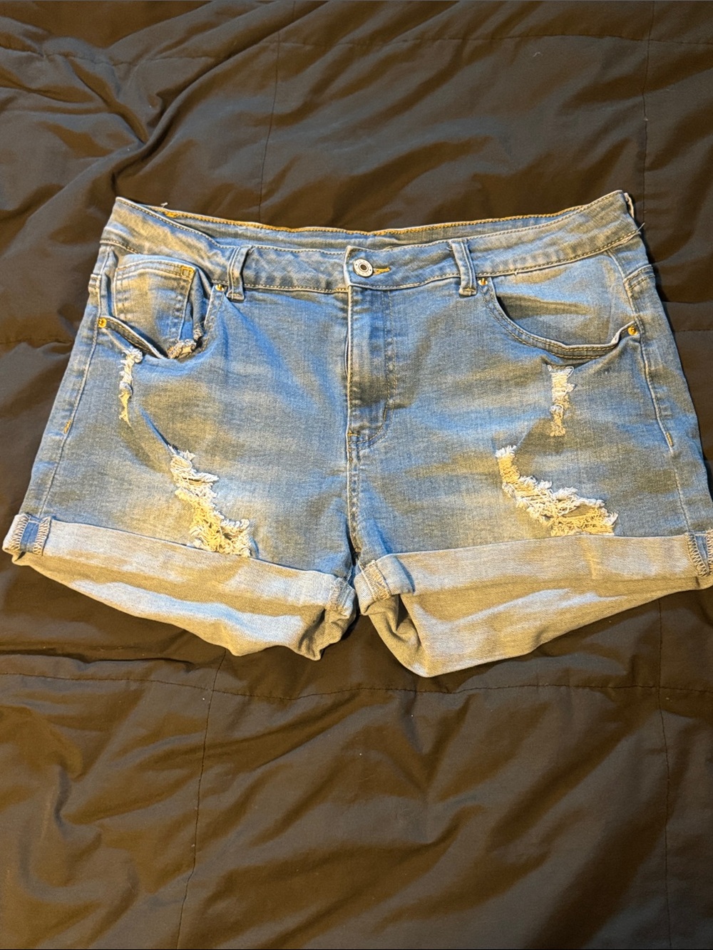 Denim Distressed Roll-Cuff Women’s Shorts - Light Blue